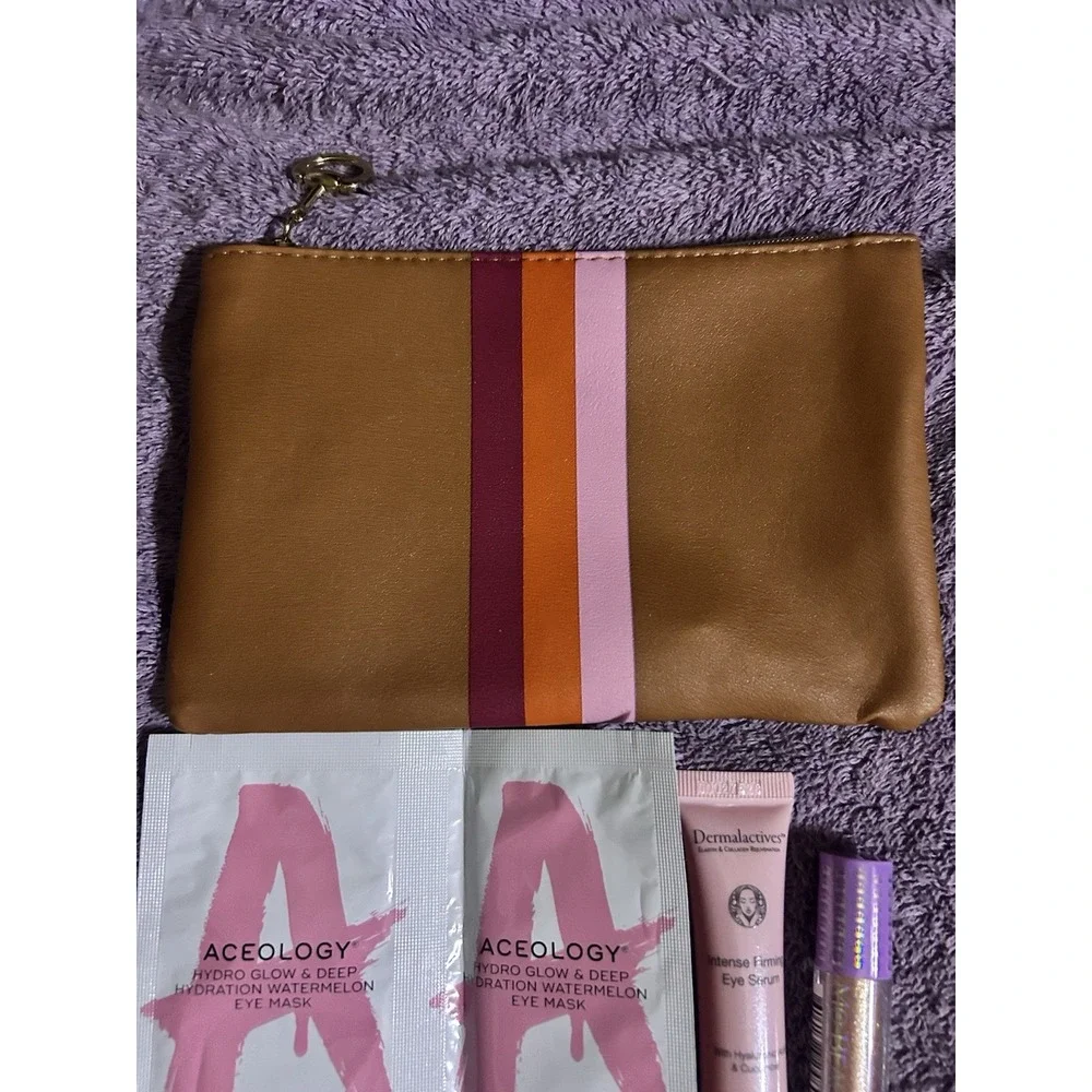 Mo-Beauty  Liquid Metallic Eyeshadow  2mL & Aceology Eye Patches & Dermalactives